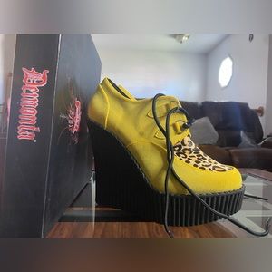 Mustard yellow leopard Demonia Creepers